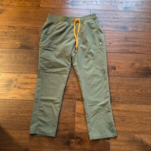 Figs Yola Scrub pants in Moss Medium Petite